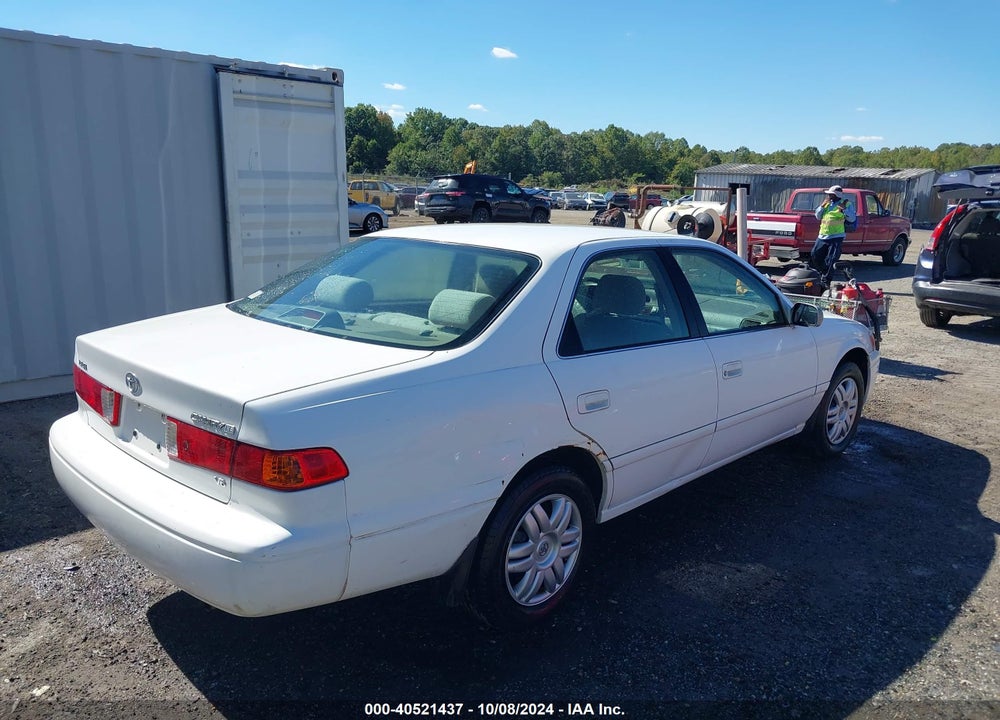 2000 TOYOTA CAMRY LE V6 VIN: 4T1BF22K0YU938582