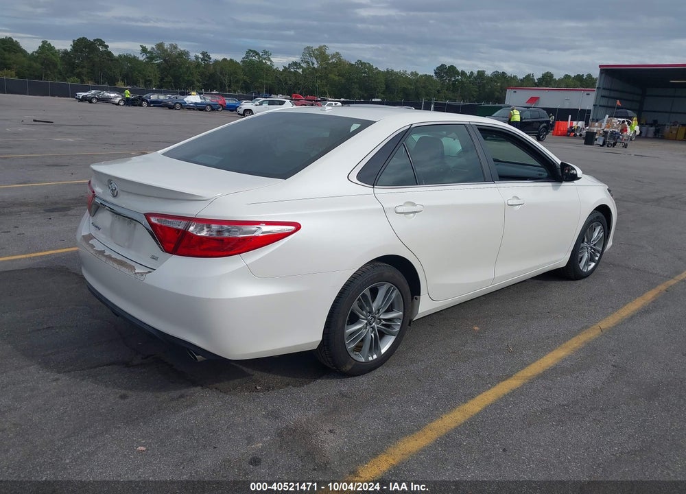 2015 TOYOTA CAMRY SE VIN: 4T1BF1FKXFU060385