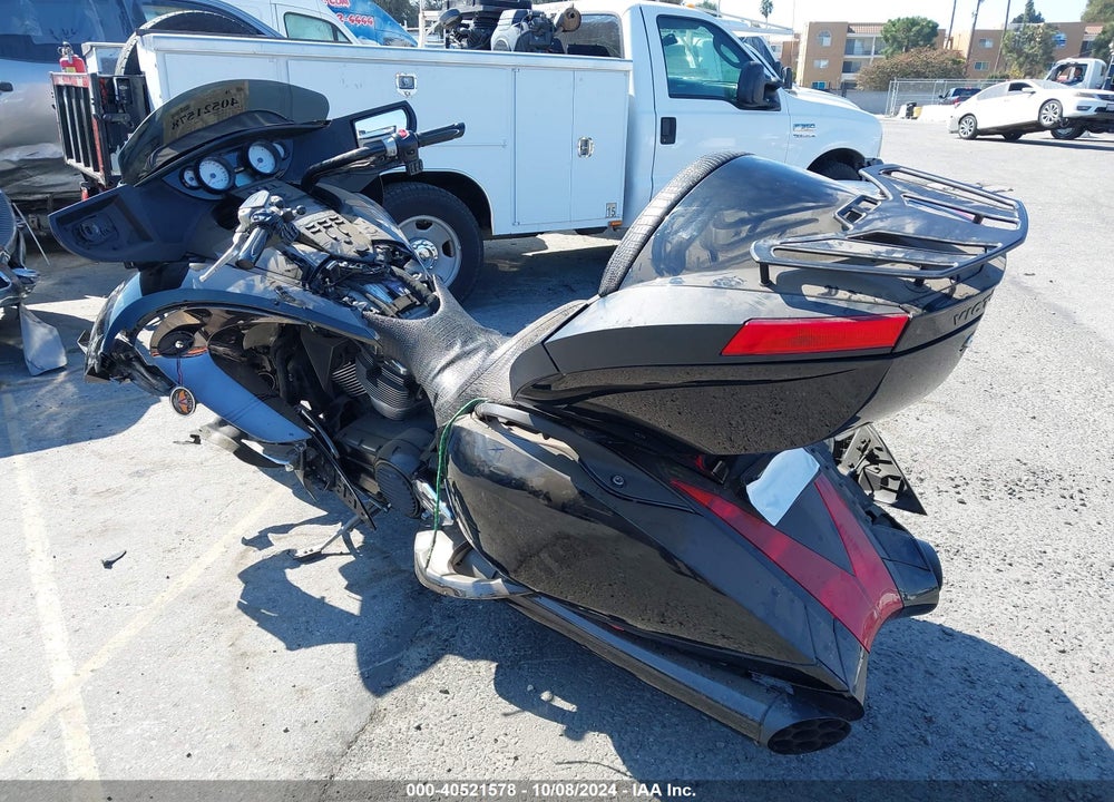 2009 VICTORY MOTORCYCLES VISION TOURING VIN: 5VPSD36L193002305