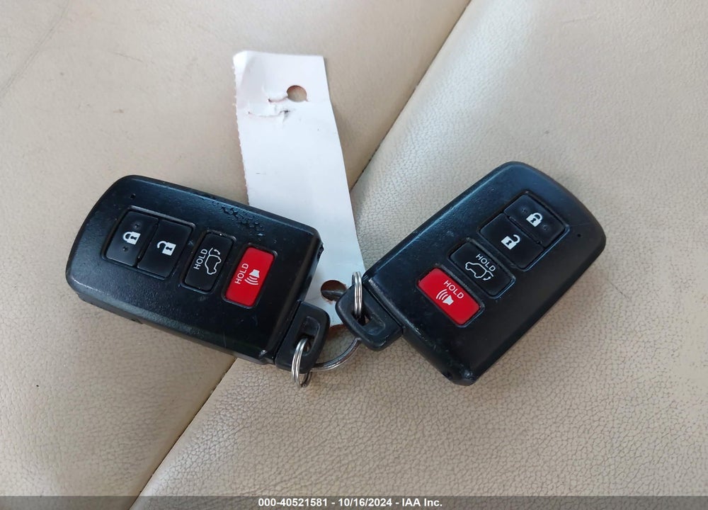 2019 TOYOTA HIGHLANDER XLE VIN: 5TDKZRFH2KS310294