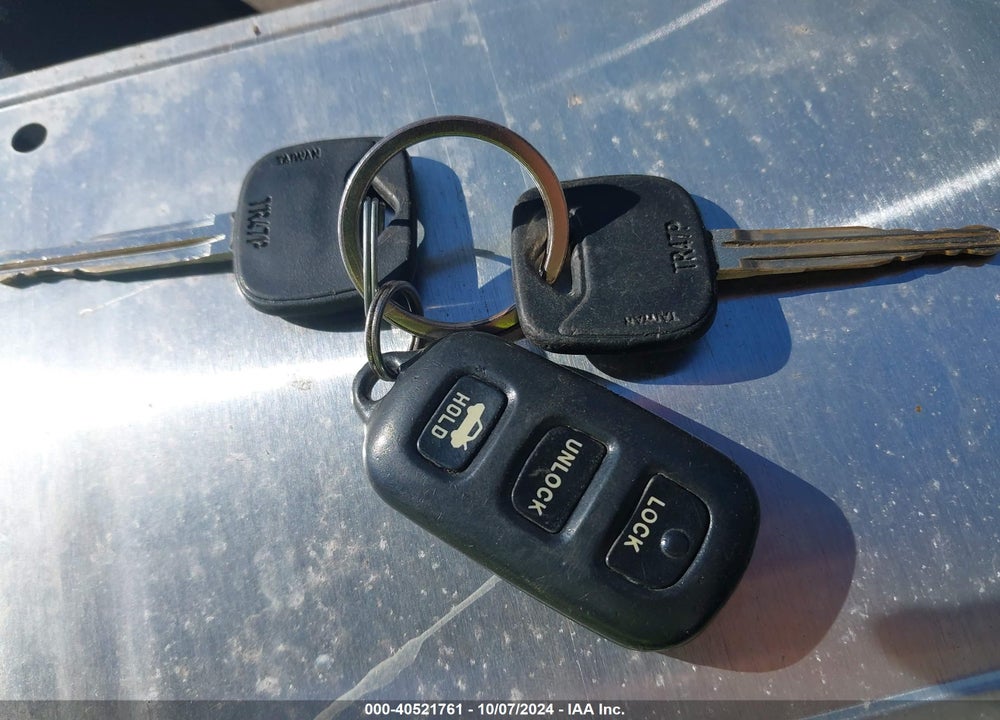 2005 TOYOTA CAMRY LE VIN: 4T1BE32K25U981681