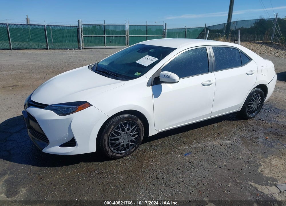 2018 TOYOTA COROLLA LE VIN: 5YFBURHEXJP784745