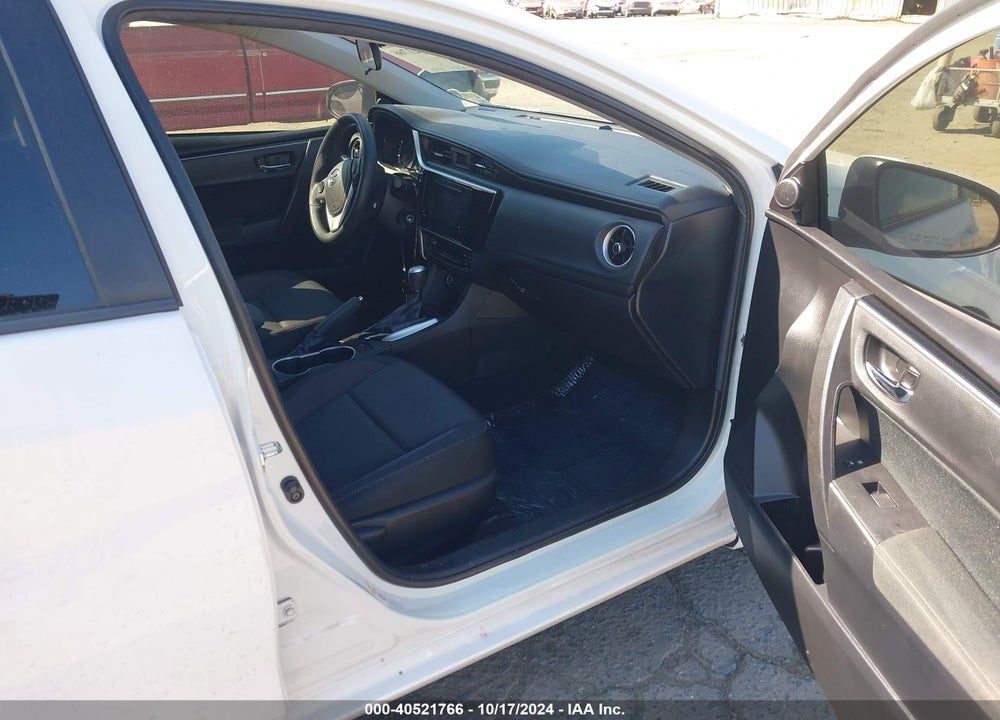 2018 TOYOTA COROLLA LE VIN: 5YFBURHEXJP784745