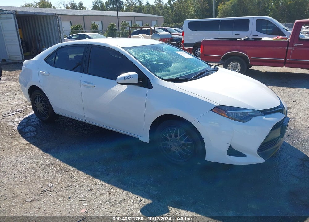 2018 TOYOTA COROLLA LE VIN: 5YFBURHEXJP784745