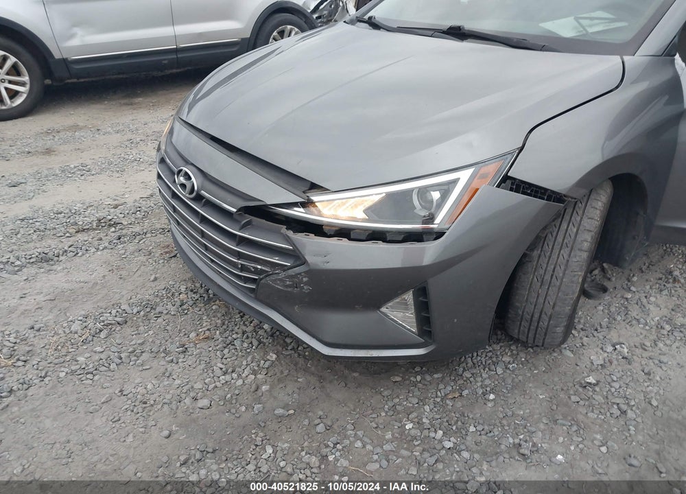 2019 HYUNDAI ELANTRA SE VIN: 5NPD74LF6KH492642