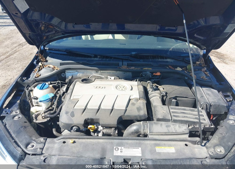 2014 VOLKSWAGEN JETTA 2.0L TDI VIN: 3VWLL7AJ4EM422200
