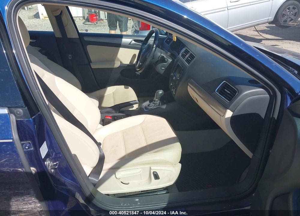 2014 VOLKSWAGEN JETTA 2.0L TDI VIN: 3VWLL7AJ4EM422200