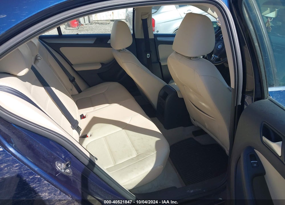 2014 VOLKSWAGEN JETTA 2.0L TDI VIN: 3VWLL7AJ4EM422200