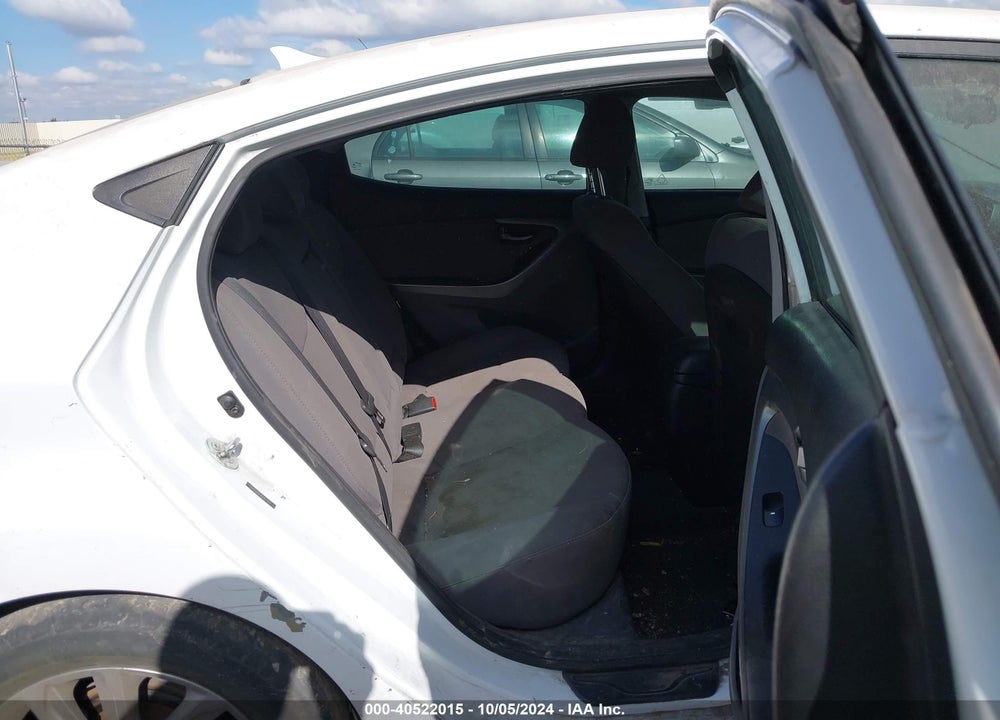 2015 HYUNDAI ELANTRA SE VIN: 5NPDH4AEXFH611077