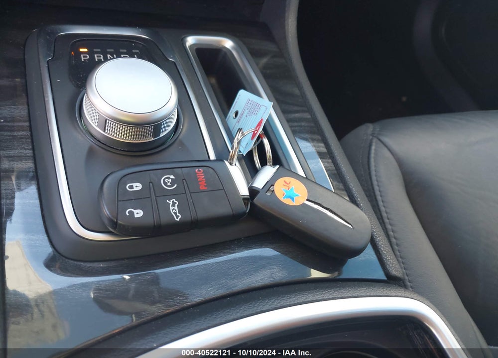 2019 CHRYSLER 300 TOURING L VIN: 2C3CCAAG4KH627633