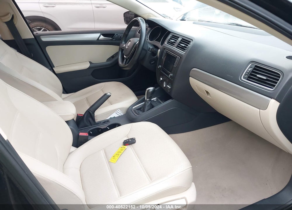2016 VOLKSWAGEN JETTA VIN: 3VWD67AJ8GM385358