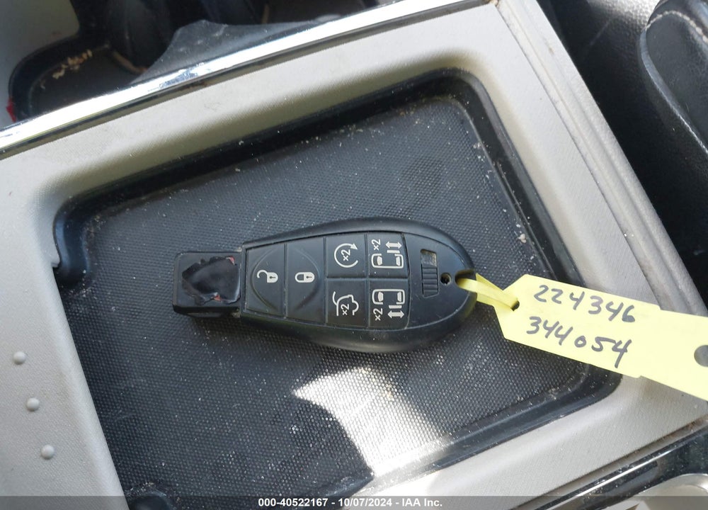 2014 CHRYSLER TOWN & COUNTRY TOURING VIN: 2C4RC1BG4ER344054