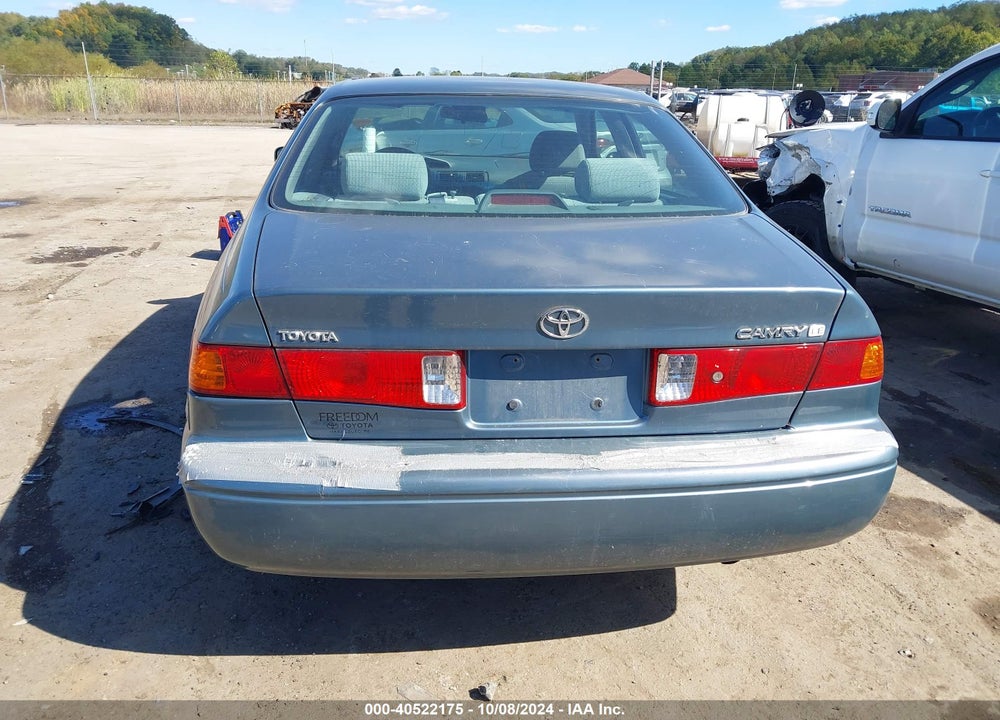 2001 TOYOTA CAMRY LE VIN: 4T1BG28KX1U863979