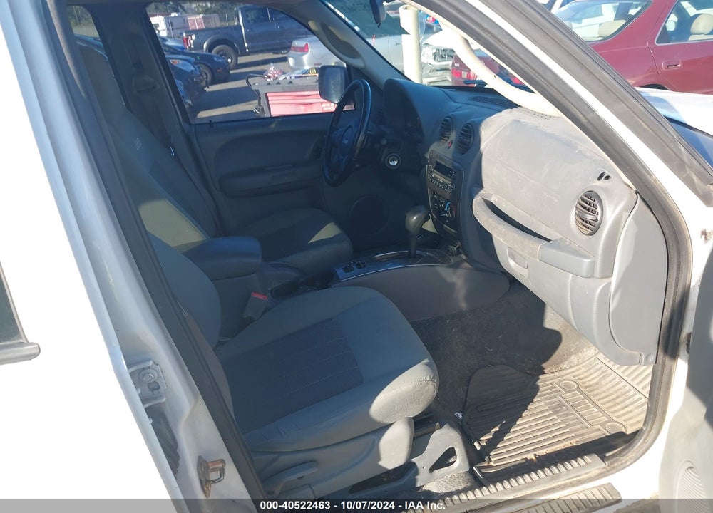 2007 JEEP LIBERTY SPORT VIN: 1J8GL48K97W587074