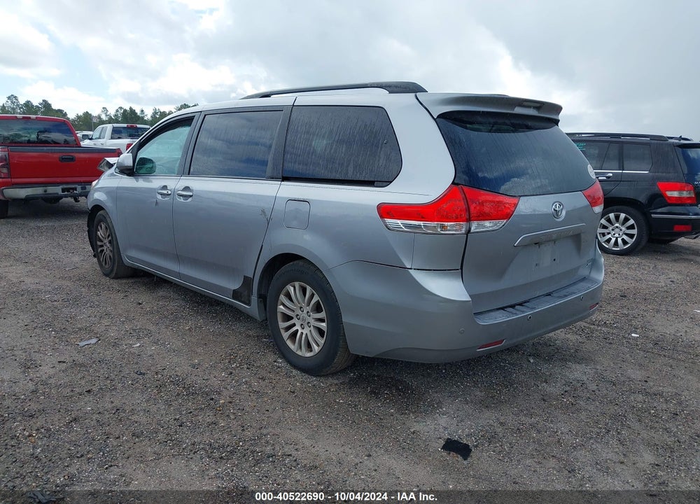 2011 TOYOTA SIENNA XLE V6 VIN: 5TDYK3DC7BS002556