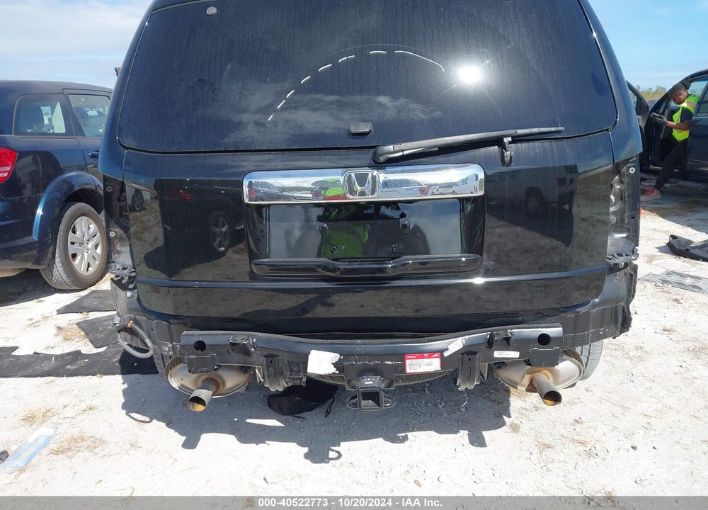 2015 HONDA PILOT LX VIN: 5FNYF3H24FB015457