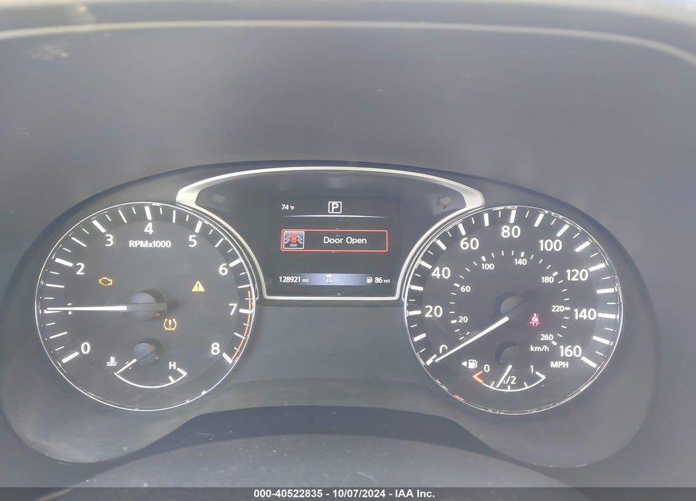2018 NISSAN PATHFINDER SV VIN: 5N1DR2MN0JC629990
