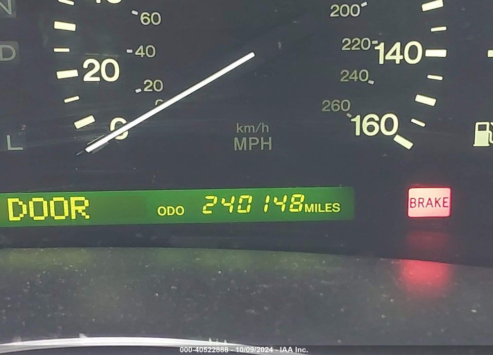 1998 LEXUS LS 400 VIN: JT8BH28F3W0138628
