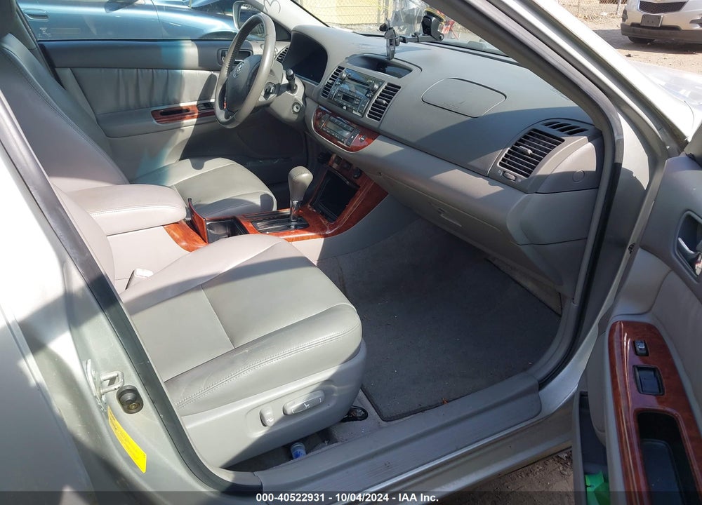2005 TOYOTA CAMRY XLE V6 VIN: 4T1BF30K25U106200