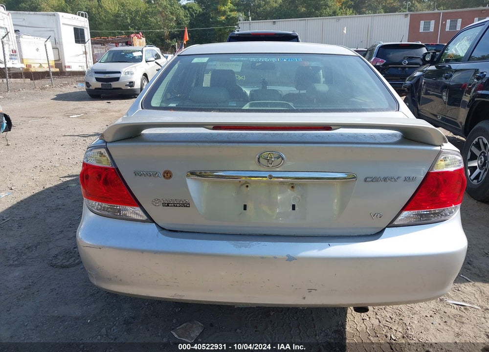 2005 TOYOTA CAMRY XLE V6 VIN: 4T1BF30K25U106200