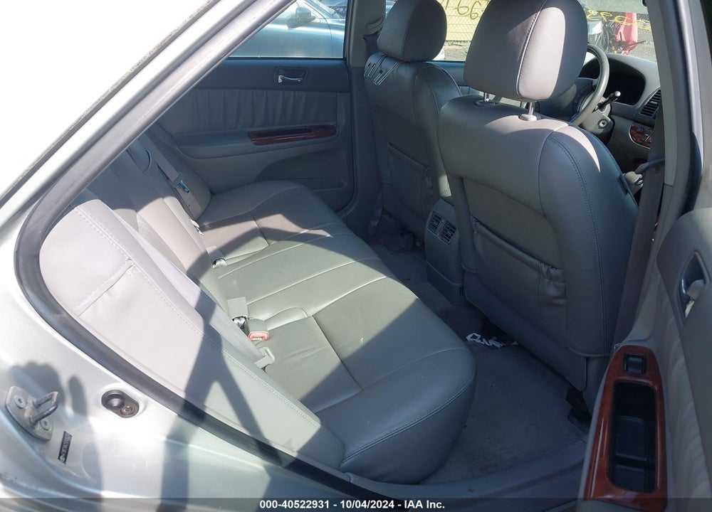 2005 TOYOTA CAMRY XLE V6 VIN: 4T1BF30K25U106200