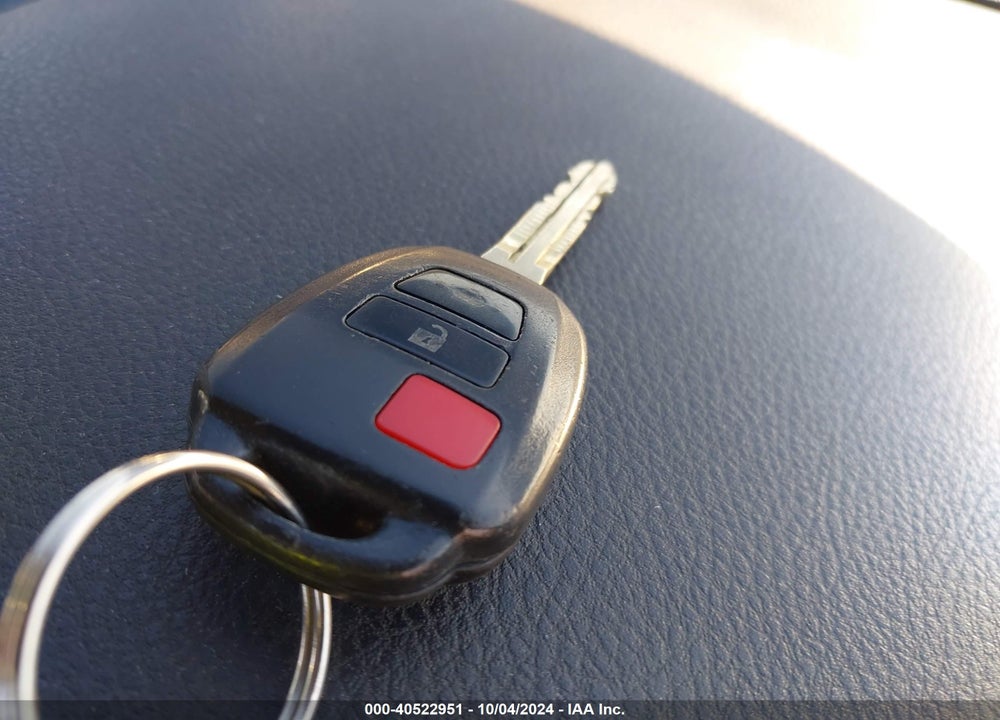 2017 TOYOTA RAV4 LE VIN: 2T3ZFREV2HW347075