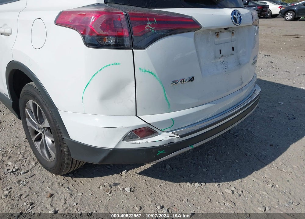 2018 TOYOTA RAV4 HYBRID XLE VIN: JTMRJREV3JD173549