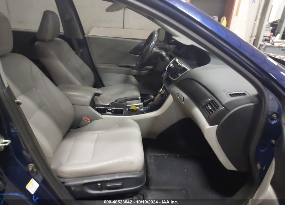 2013 HONDA ACCORD VIN: 1HGCR2F87DA050813
