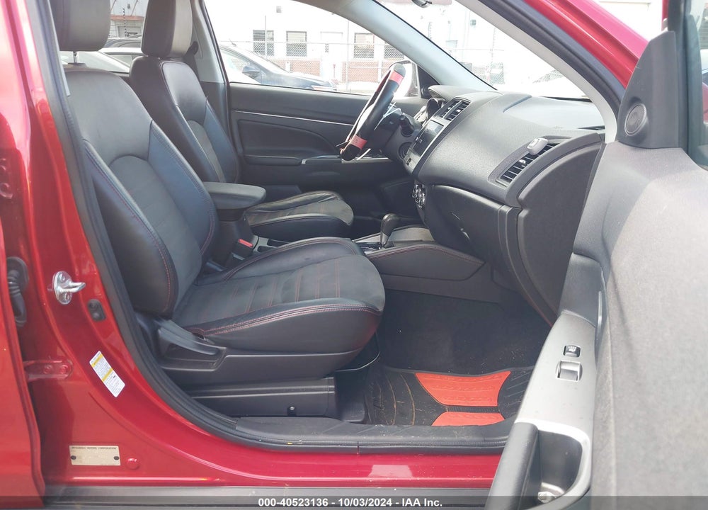 2018 MITSUBISHI OUTLANDER SPORT 2.4 SE VIN: JA4AP3AW3JU012975