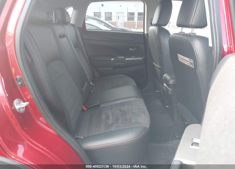 2018 MITSUBISHI OUTLANDER SPORT 2.4 SE VIN: JA4AP3AW3JU012975