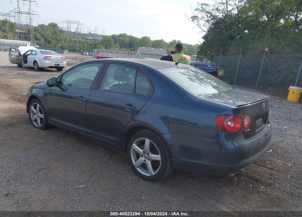 2010 VOLKSWAGEN JETTA LIMITED EDITION VIN: 3VWAZ7AJ4AM126559