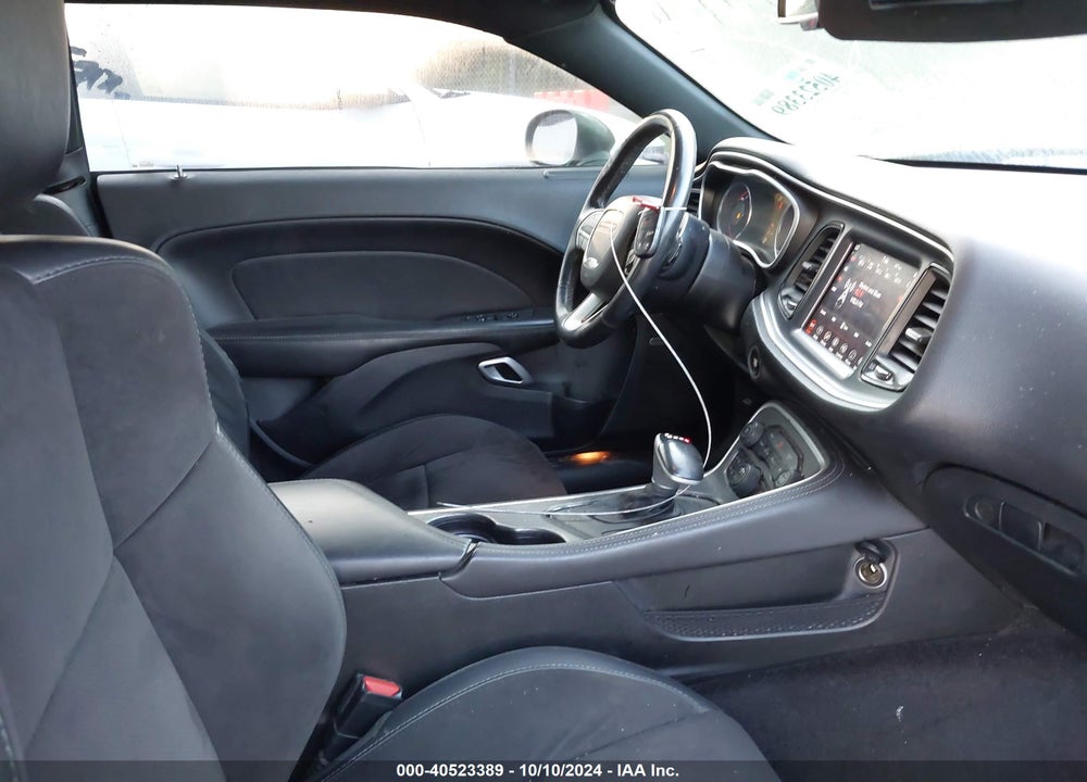 2018 DODGE CHALLENGER SXT PLUS VIN: 2C3CDZAG2JH318365
