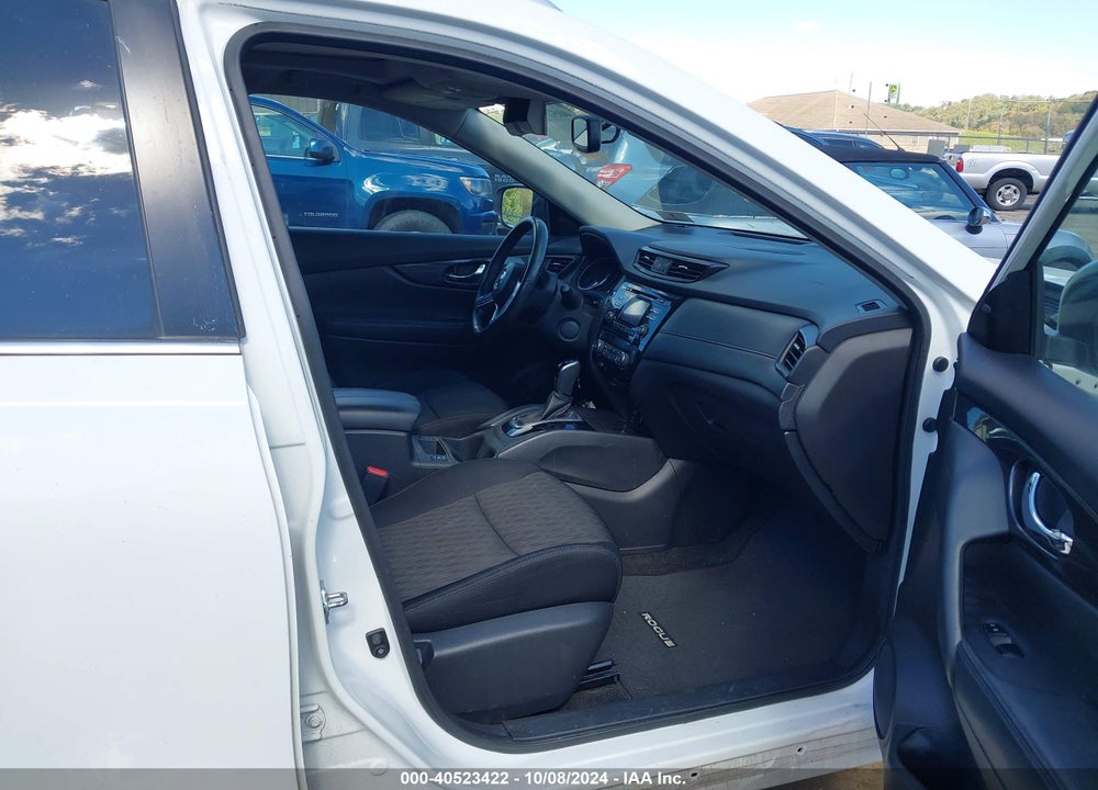 2017 NISSAN ROGUE SV VIN: 5N1AT2MV5HC745233