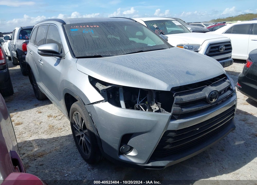 2017 TOYOTA HIGHLANDER SE VIN: 5TDJZRFH3HS435664