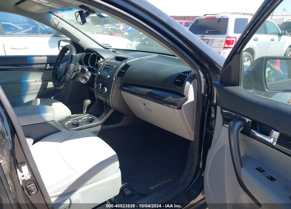 2012 KIA SORENTO LX VIN: 5XYKT3A64CG293954
