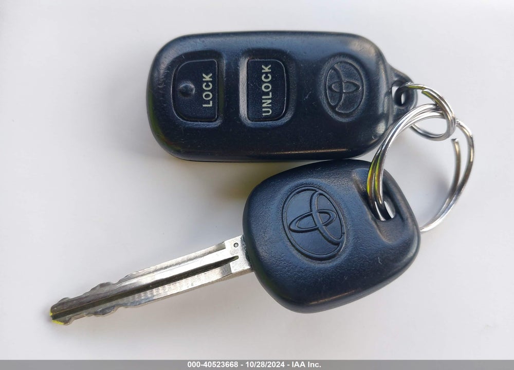 2005 TOYOTA COROLLA S VIN: 1NXBR32E75Z444657