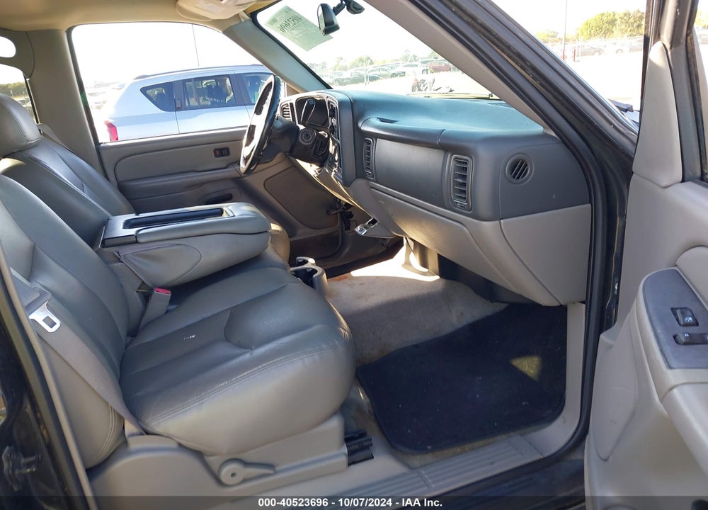 2004 CHEVROLET TAHOE LS VIN: 1GNEC13V94R170053
