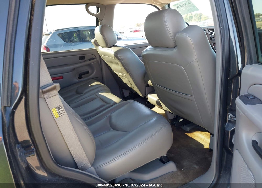 2004 CHEVROLET TAHOE LS VIN: 1GNEC13V94R170053