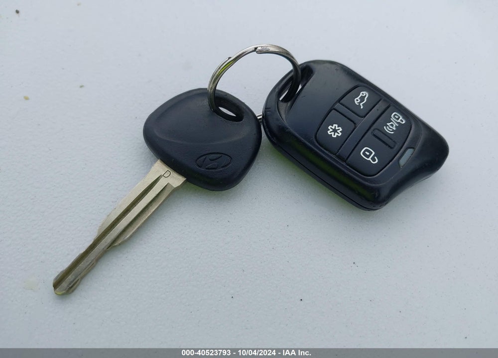 2010 HYUNDAI ELANTRA GLS VIN: KMHDU4AD8AU187637