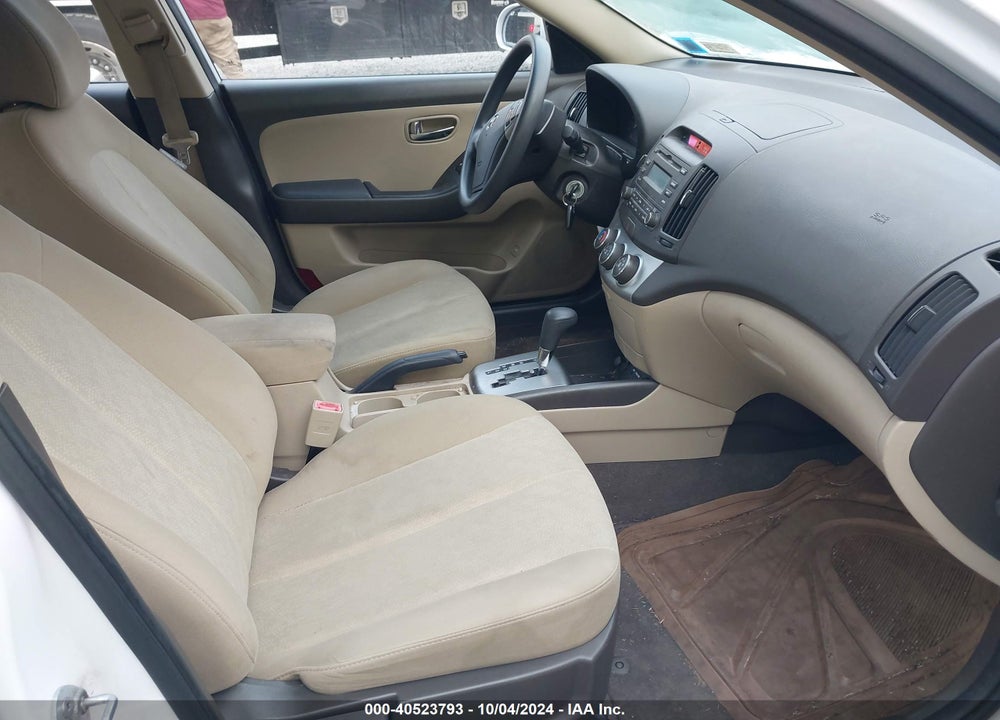 2010 HYUNDAI ELANTRA GLS VIN: KMHDU4AD8AU187637
