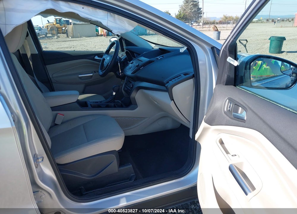 2017 FORD ESCAPE SE VIN: 1FMCU9GD7HUD12881