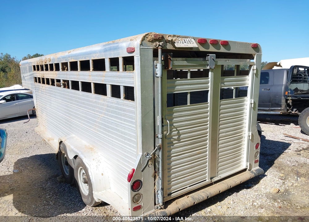 1991 4 STAR UTILITY VIN: 1S9S18207M0113023