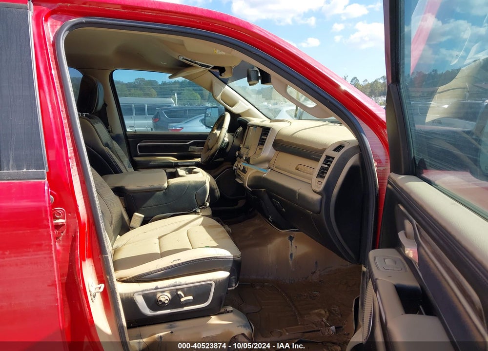 2019 RAM 1500 LAIE  4X4 6'4 BOX VIN: 1C6SRFDT8KN668731