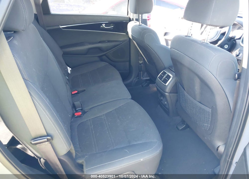 2020 KIA SORENTO 3.3L LX VIN: 5XYPG4A52LG683488