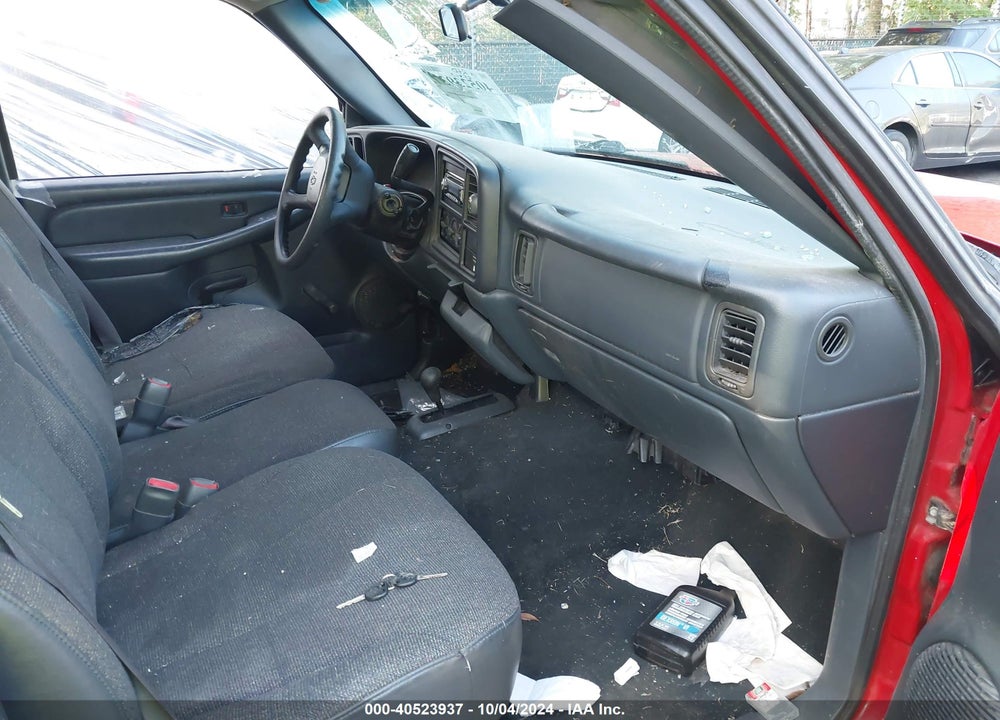 2000 CHEVROLET SILVERADO 1500 VIN: 1GCEK14T8YE208121
