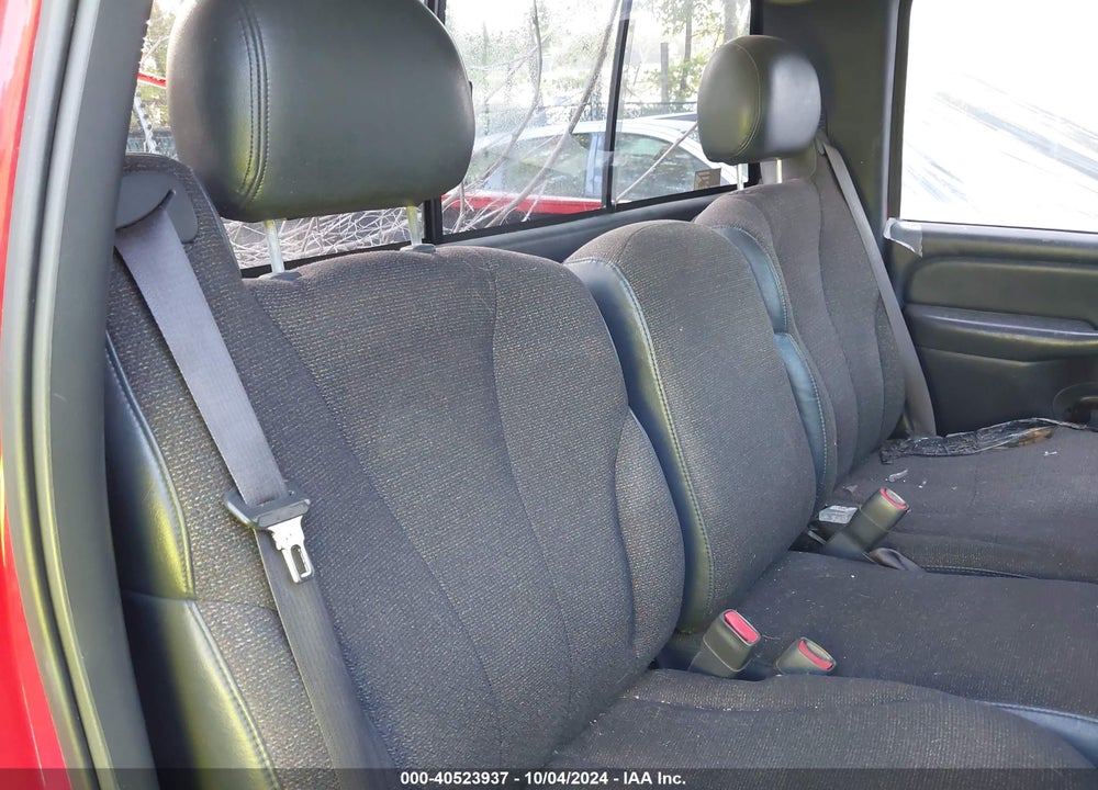 2000 CHEVROLET SILVERADO 1500 VIN: 1GCEK14T8YE208121