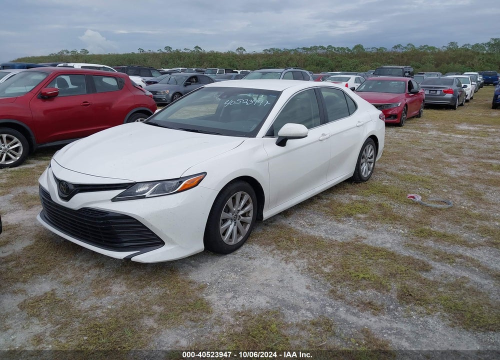 2018 TOYOTA CAMRY LE VIN: JTNB11HK5J3034044