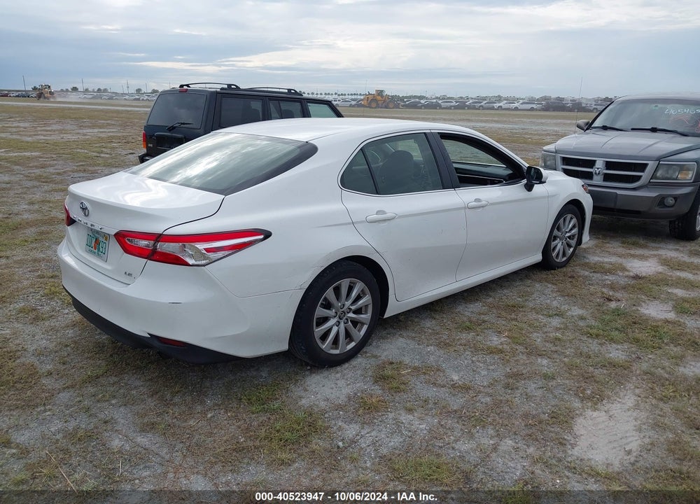 2018 TOYOTA CAMRY LE VIN: JTNB11HK5J3034044