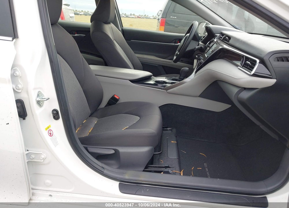 2018 TOYOTA CAMRY LE VIN: JTNB11HK5J3034044