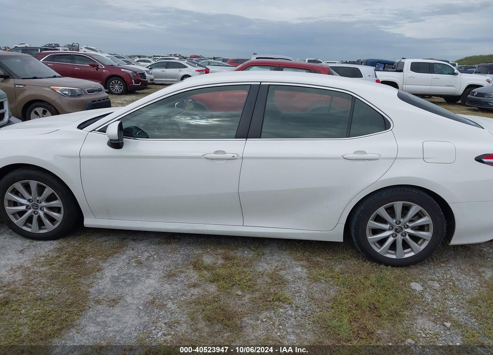 2018 TOYOTA CAMRY LE VIN: JTNB11HK5J3034044